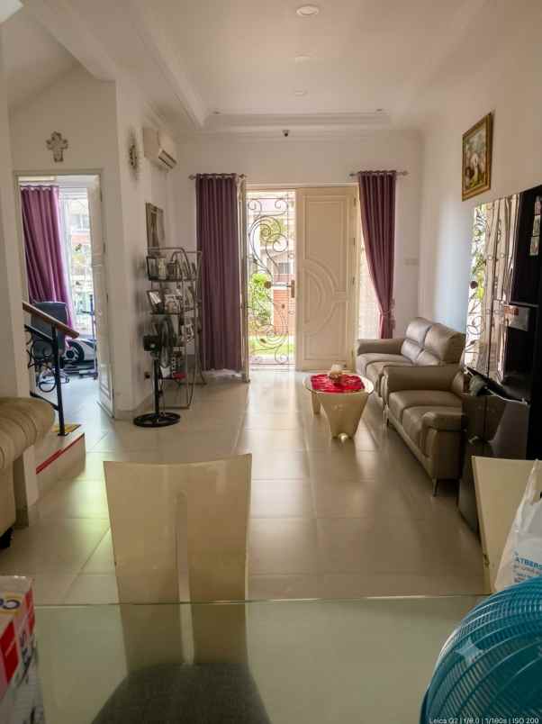 dijual rumah royal residence pulogebang