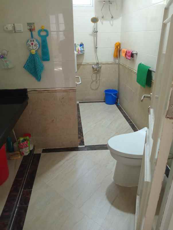 dijual rumah royal residence pulogebang
