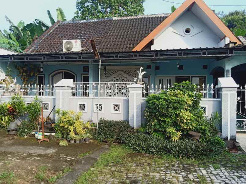 dijual rumah rs atturots