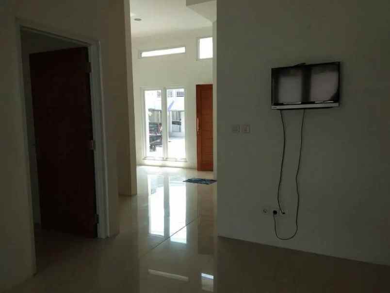 dijual rumah rumah bersih siap huni