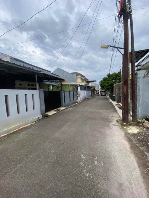 dijual rumah rumah murah dekat griya