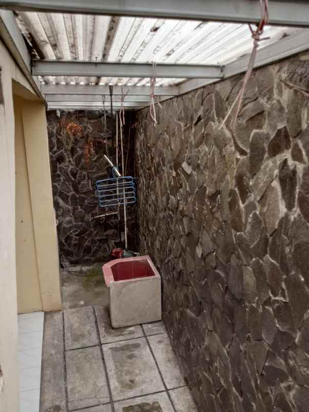 dijual rumah sariharjo