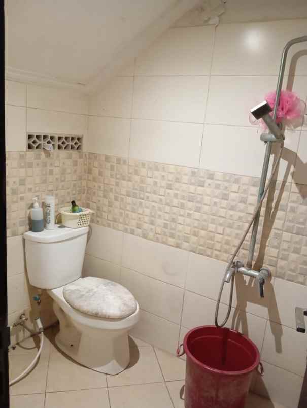 dijual rumah sariwangi