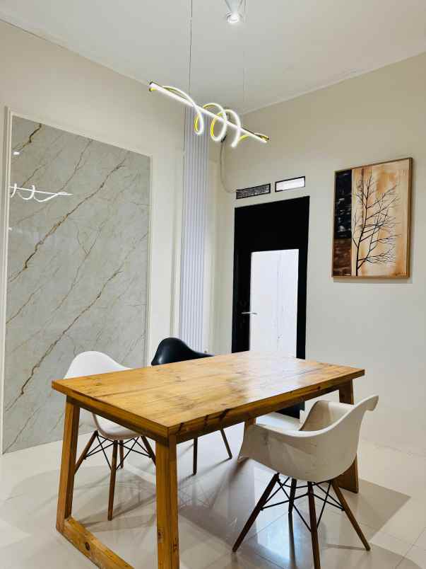 dijual rumah sariwangi