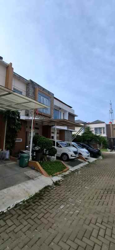 dijual rumah sariwangi parongpong