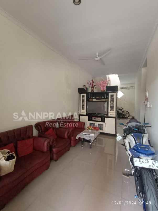 dijual rumah sawangan depok