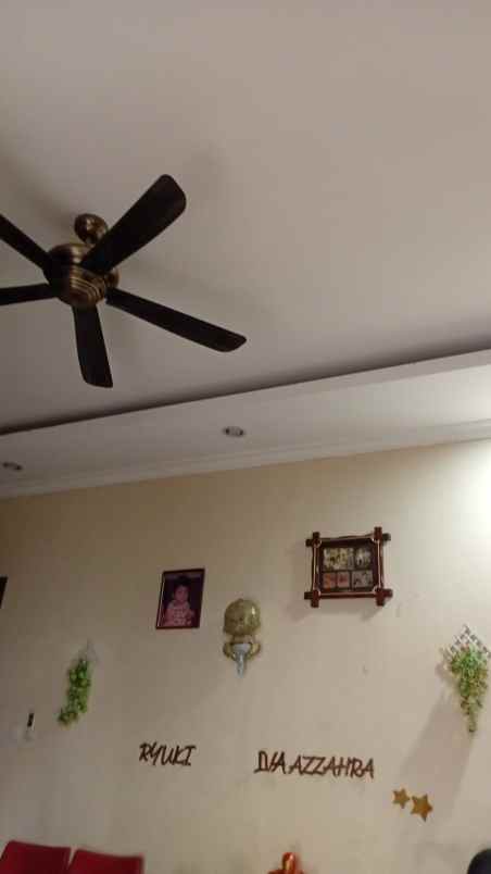 dijual rumah sawangan depok