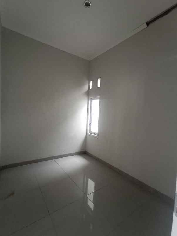 dijual rumah sawangan depok
