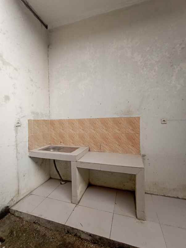 dijual rumah sawangan depok