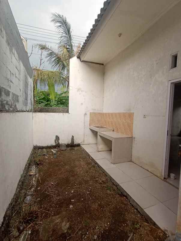 dijual rumah sawangan depok