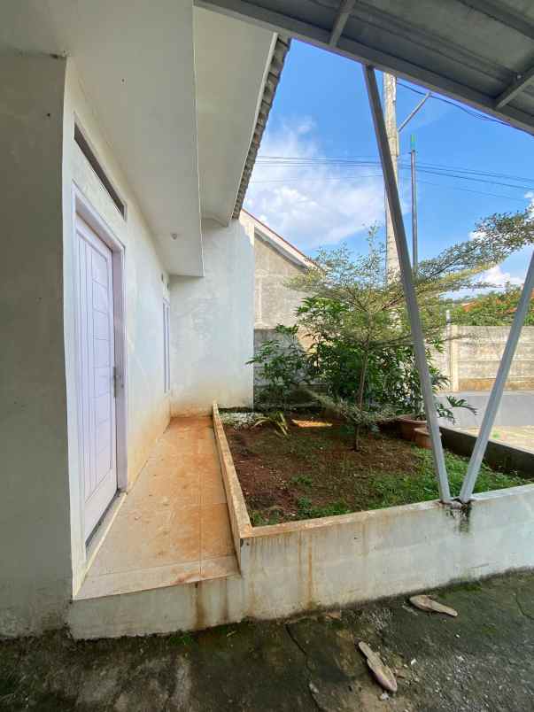 dijual rumah sawangan depok