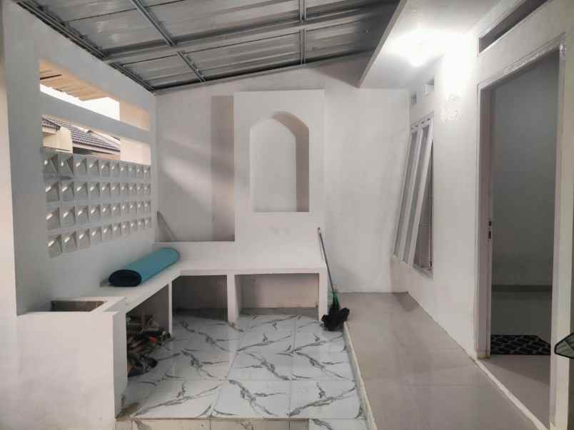 dijual rumah sawangan depok