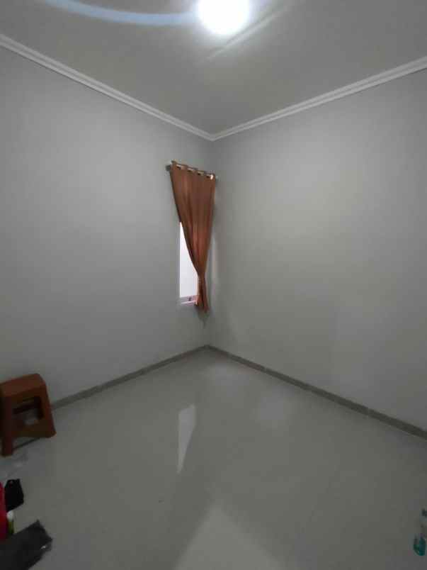 dijual rumah sawangan depok