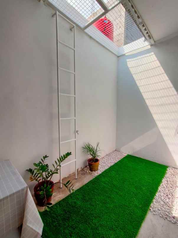 dijual rumah sawangan depok