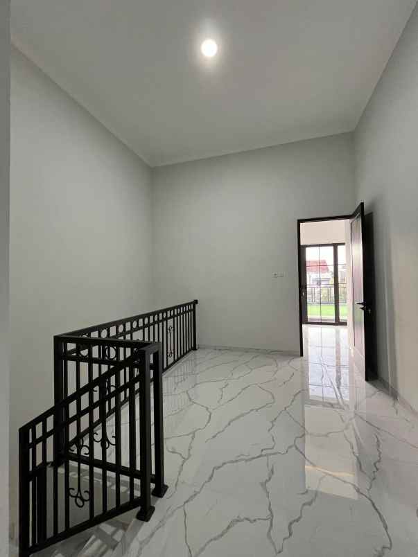 dijual rumah sawojajar