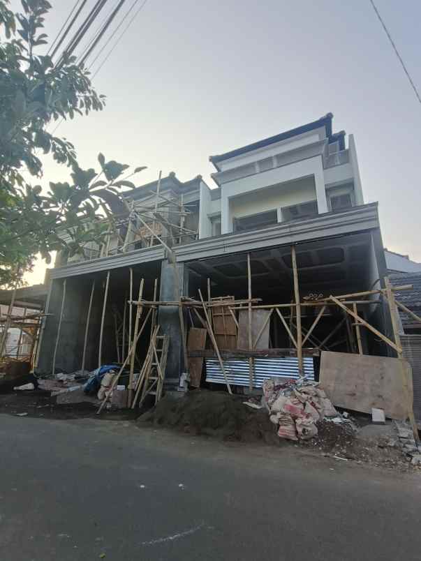 dijual rumah sawojajar