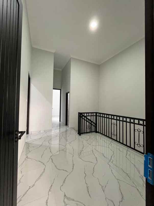dijual rumah sawojajar