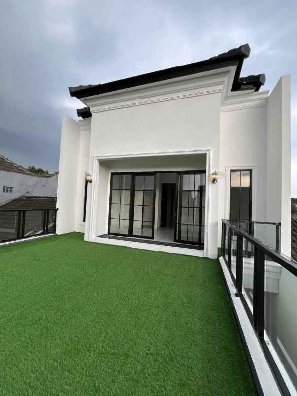 dijual rumah sawojajar