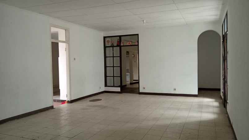 dijual rumah sayap pasteur