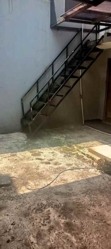 dijual rumah sayap sudirman