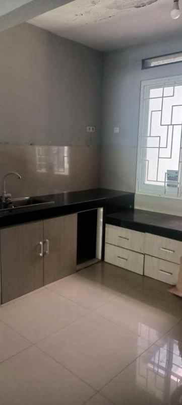 dijual rumah sayap sudirman