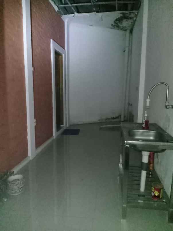 dijual rumah second besar lokasi perumahan