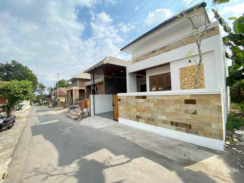 dijual rumah siap huni baru dekat uii murah