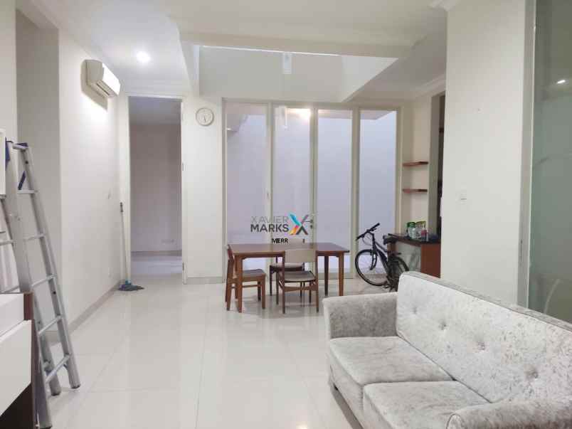 dijual rumah siap huni di longbeach pakuwon city