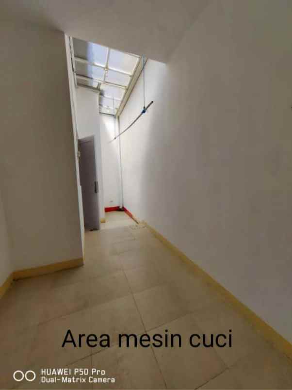 dijual rumah sukolilo dian regency