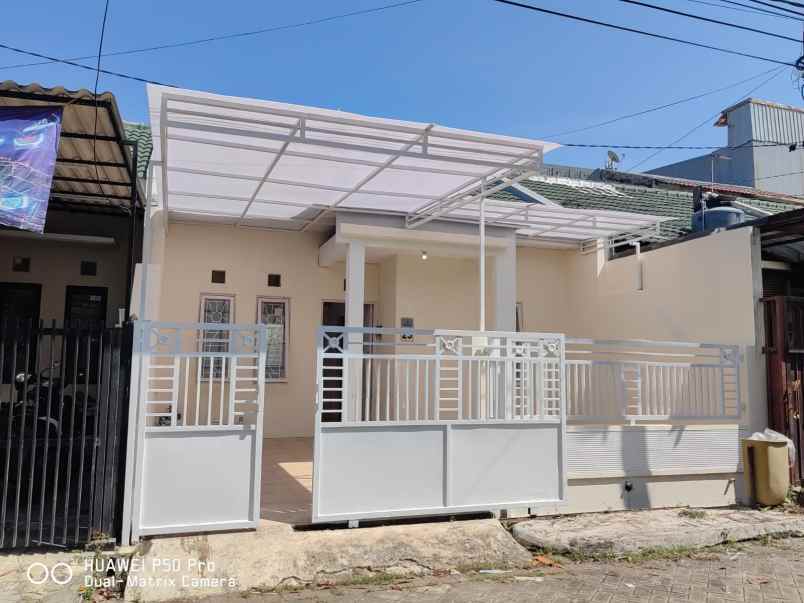 dijual rumah sukolilo dian regency