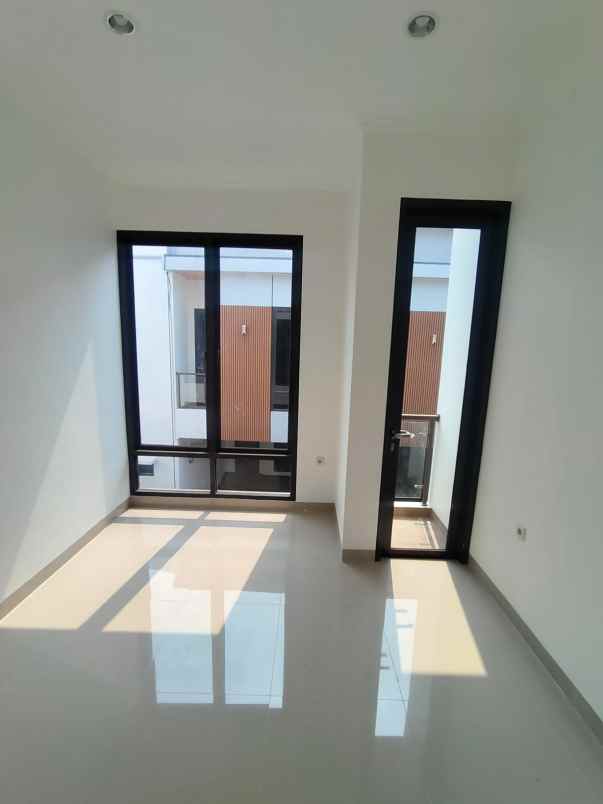 dijual rumah sunter agung