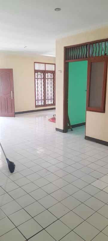 dijual rumah taman cimanggu