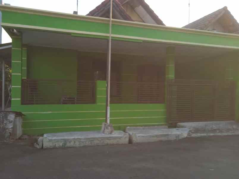 dijual rumah taman harapan baru