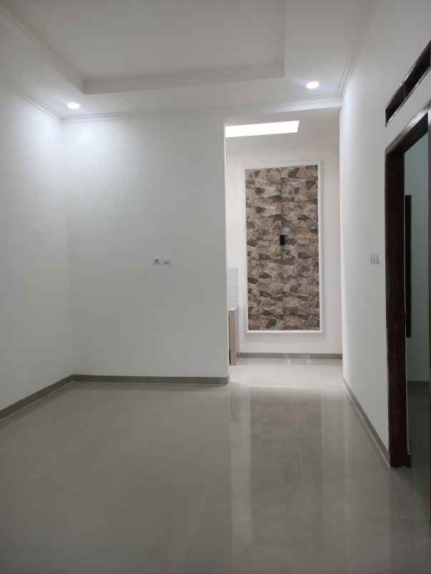 dijual rumah taman harapan baru