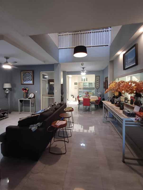 dijual rumah taman harapan baru