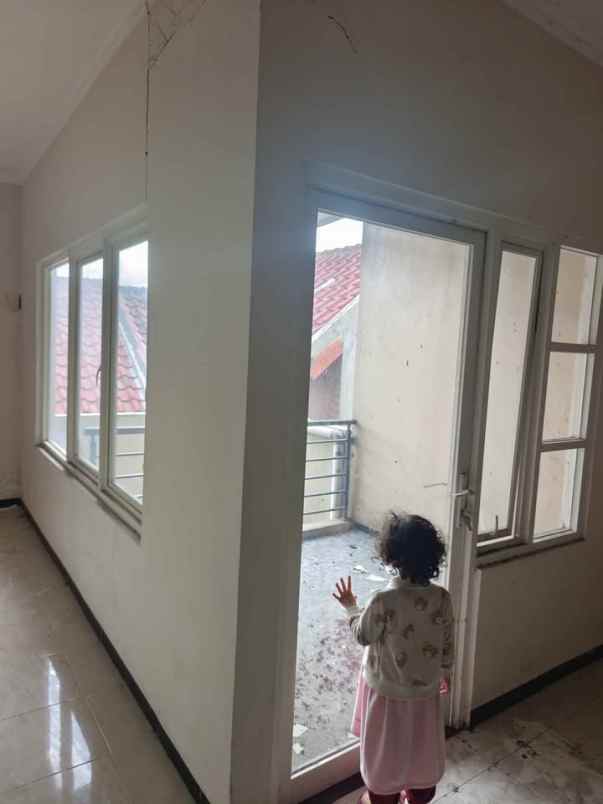 dijual rumah taman indah sepanjang