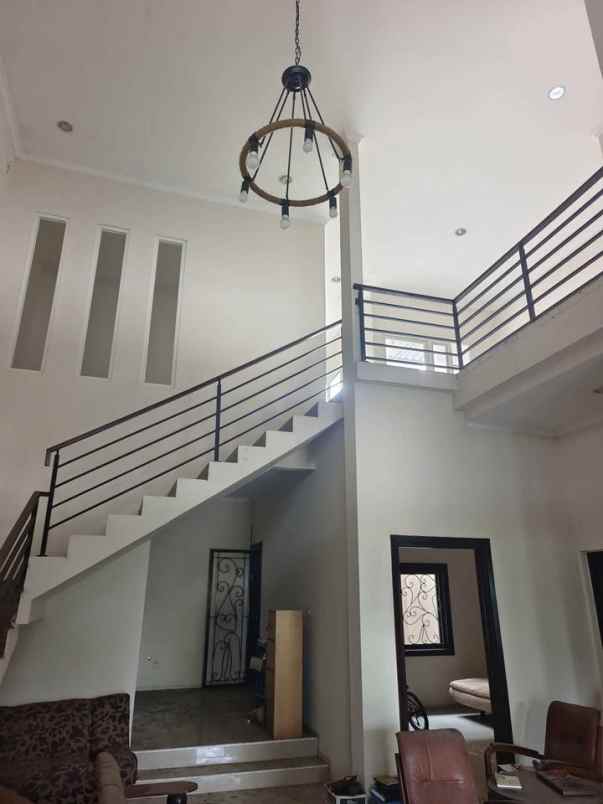 dijual rumah taman indah sepanjang
