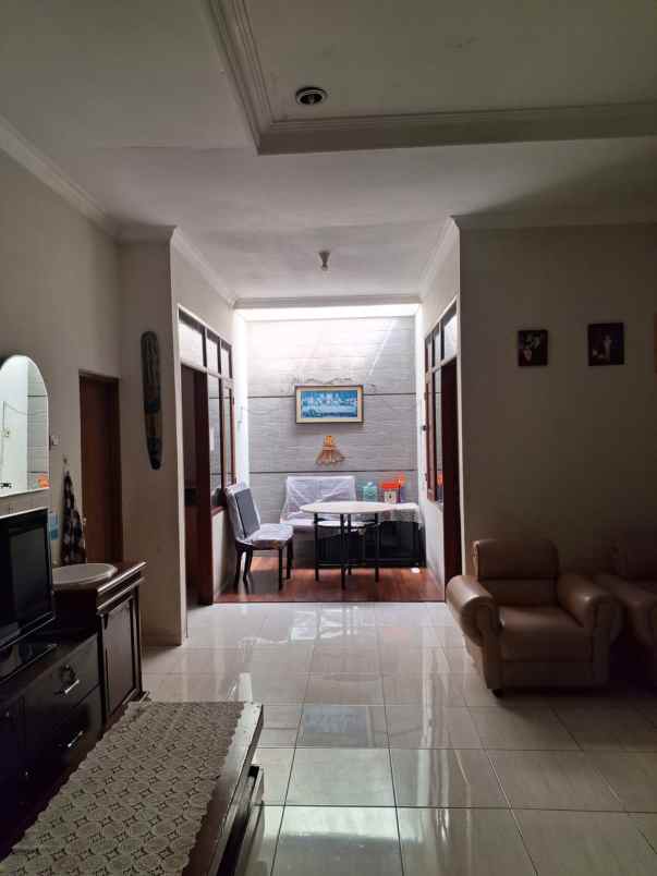 dijual rumah taman kopo indah 3