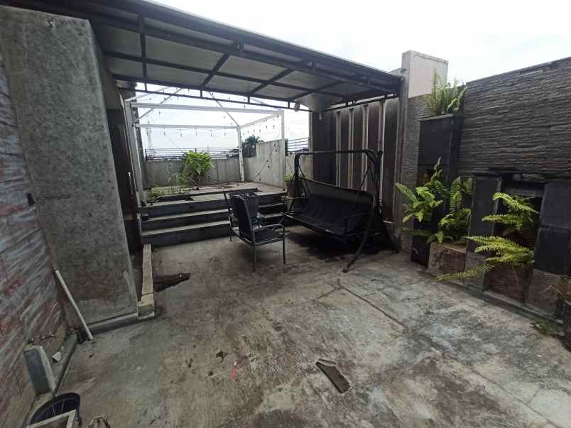 dijual rumah taman kopo indah