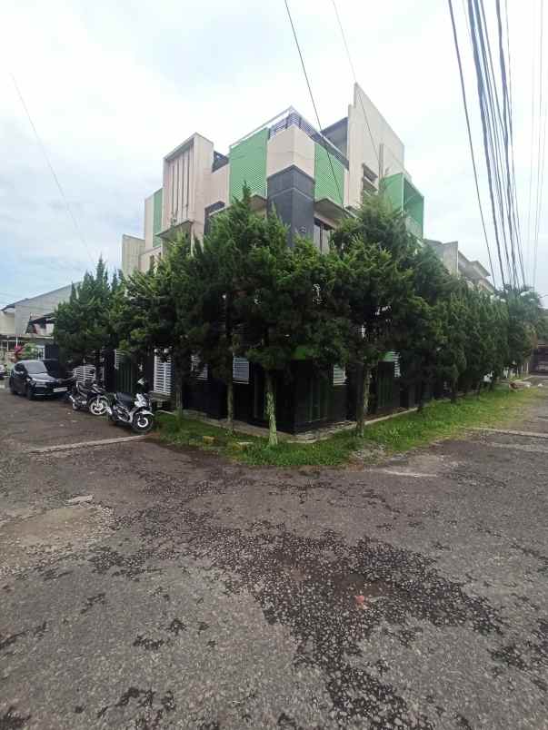dijual rumah taman kopo indah
