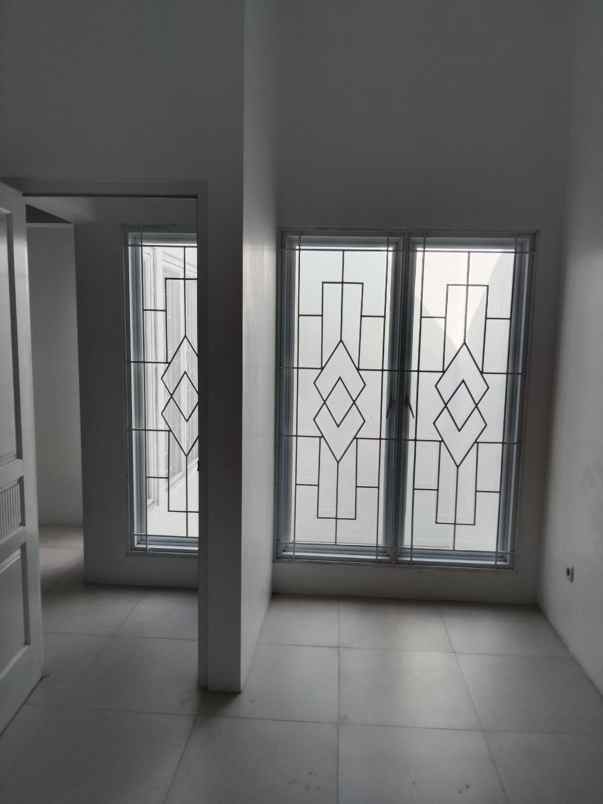 dijual rumah taman malaka pondok kelapa