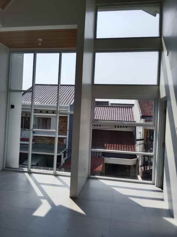 dijual rumah taman malaka pondok kelapa