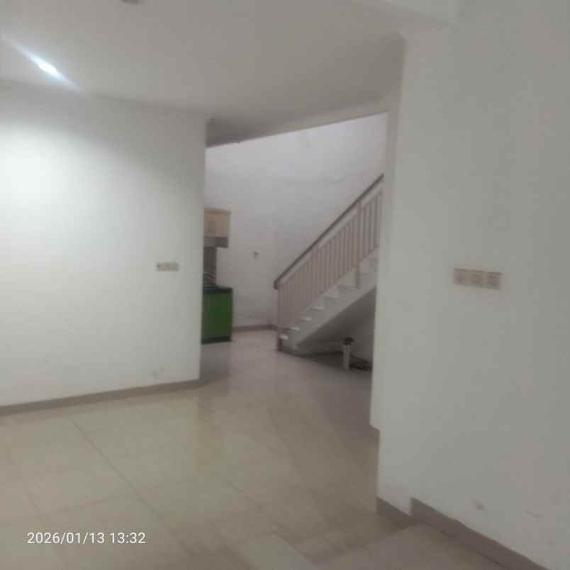 dijual rumah taman malaka selatan