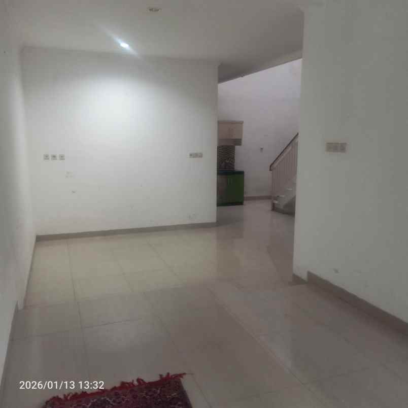dijual rumah taman malaka selatan