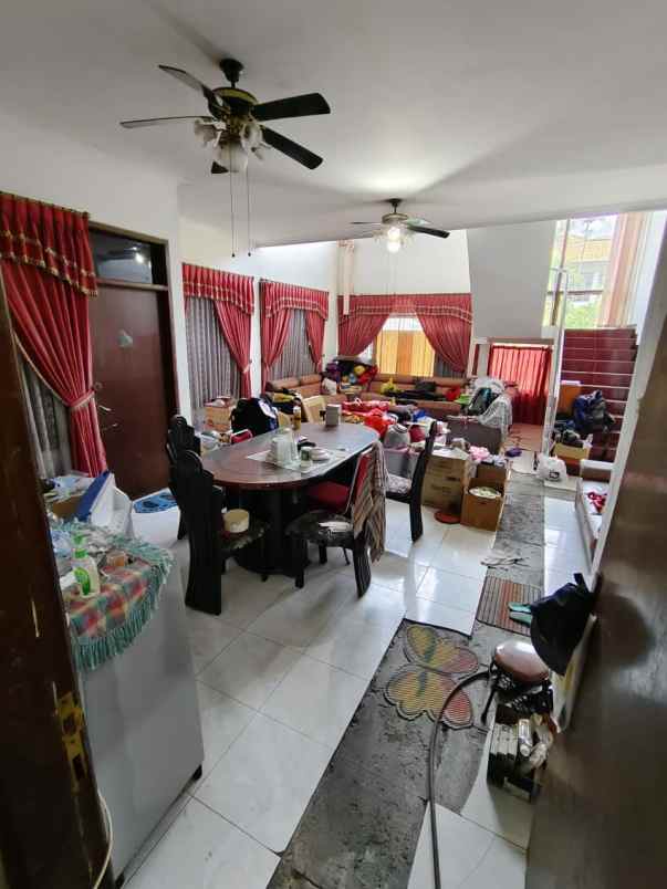 dijual rumah taman pondok indah