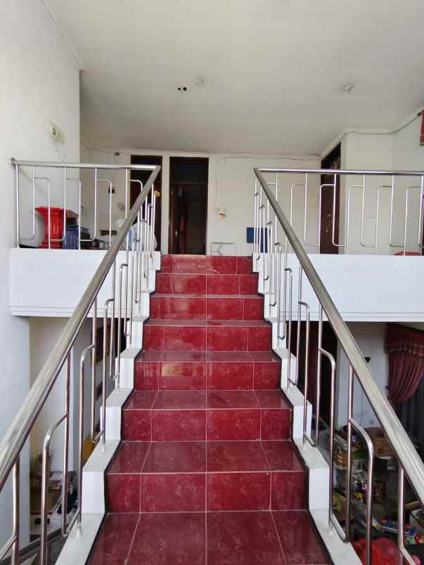 dijual rumah taman pondok indah