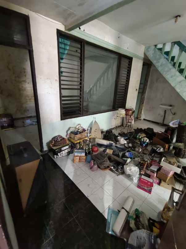 dijual rumah taman pondok indah