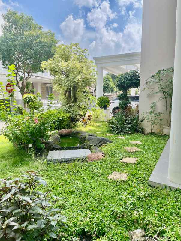 dijual rumah taman puspa raya