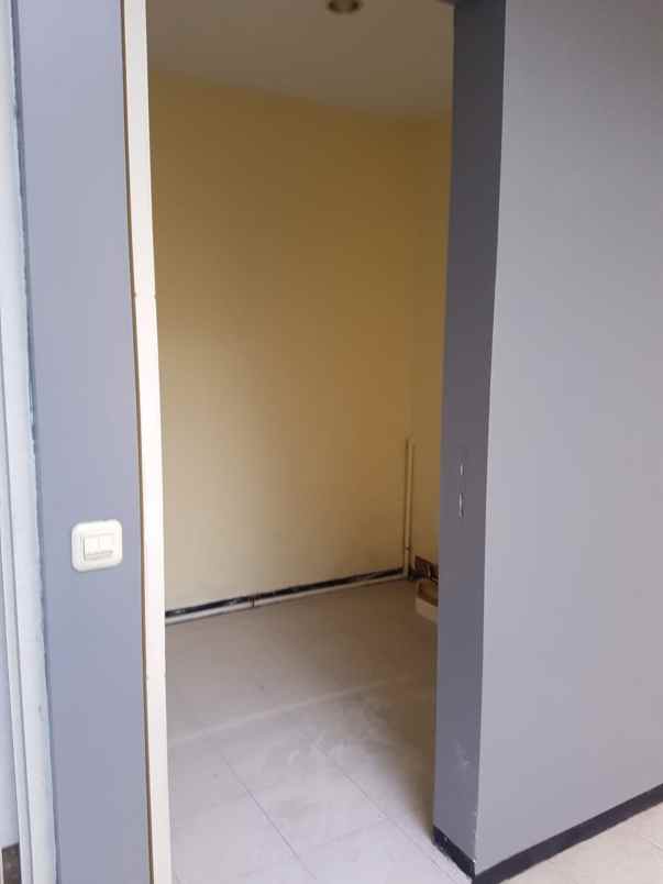 dijual rumah taman puspa raya citraland surabaya barat