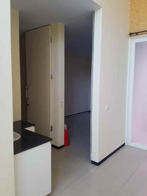 dijual rumah taman puspa raya citraland surabaya barat